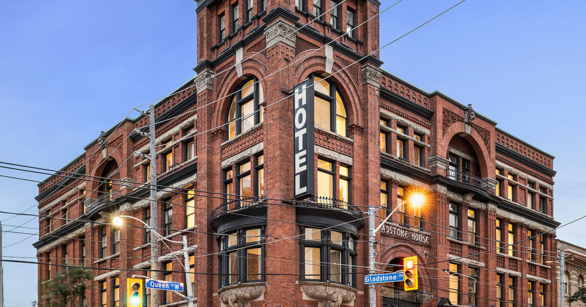 Long Weekend/3 Night Length of Stay Toronto Hotel Offers Gladstone